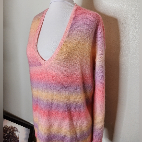 Lily Pulitizer Yummy Melon Soft Ombre Spring Sweater Womens V Neck - Picture 10 of 13